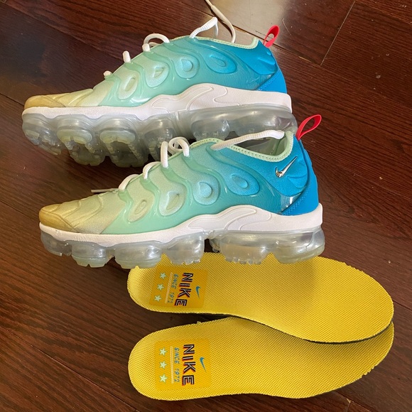 Nike Air Vapormax Plus Sneakers Blue & Green splashed with bit of yellow 🔥🔥🥰 - Picture 9 of 16